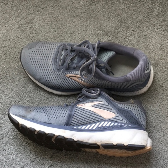 Brooks running sneakers - Picture 1 of 5